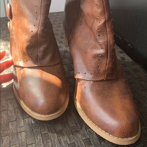 Women’s Cognac-colored Ankle Boots